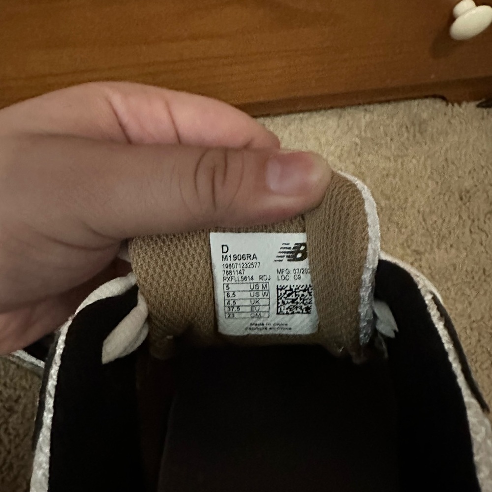 New Balance 1906R Gold Black and White - Picture 4 of 4
